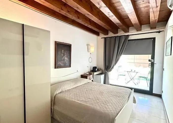 Damabianca Pensión 3*